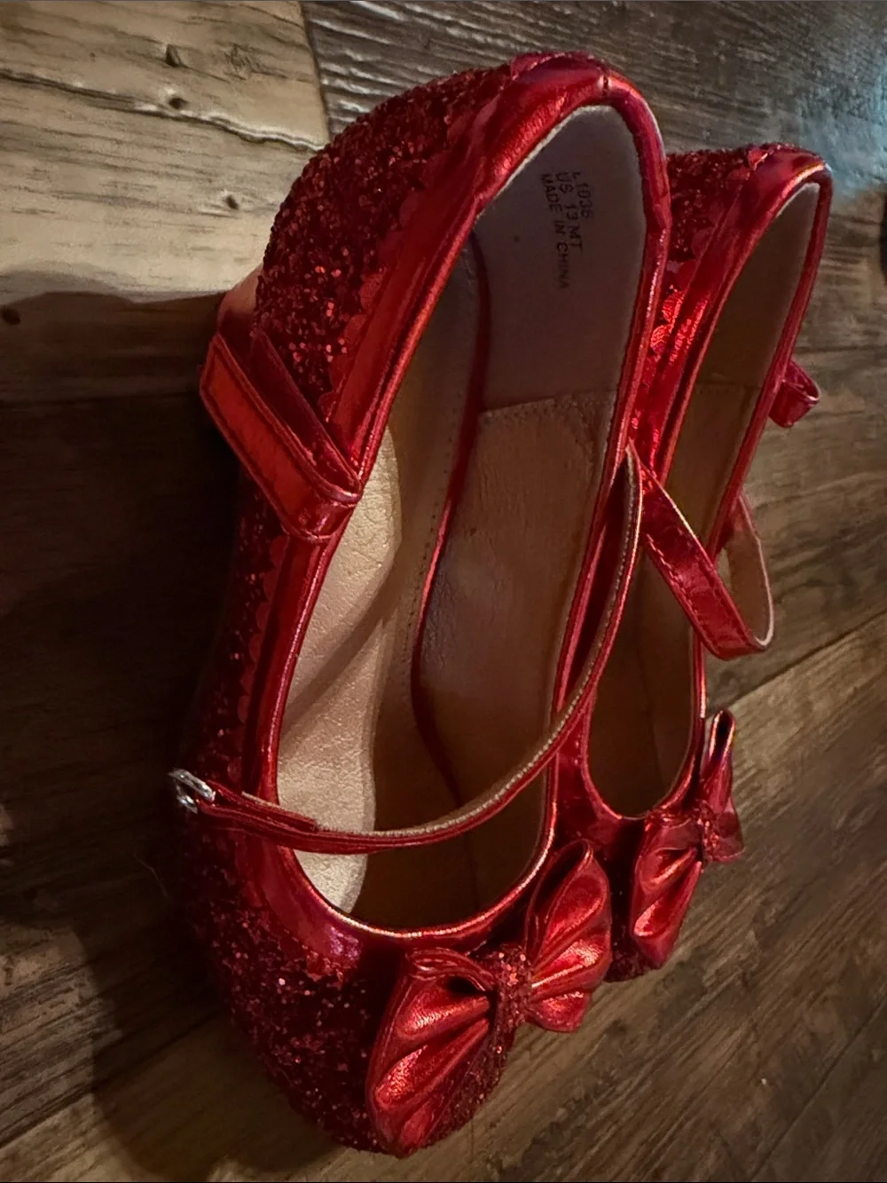 Little Girls Shiny Red Mary Jane Dress Shoes with Bow